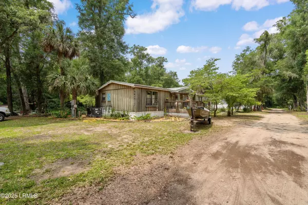 St. Helena Island, SC 29920,217 Bay Point RD Road