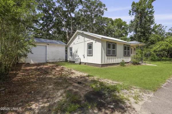Ridgeland, SC 29936,105 Jaudon ST Street