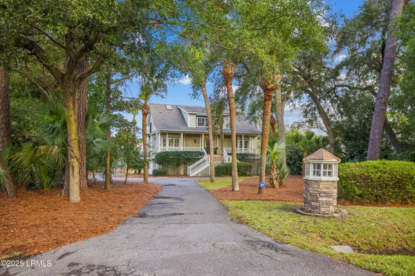 Hilton Head Island, SC 29926,11 Blue Heron Point RD Road