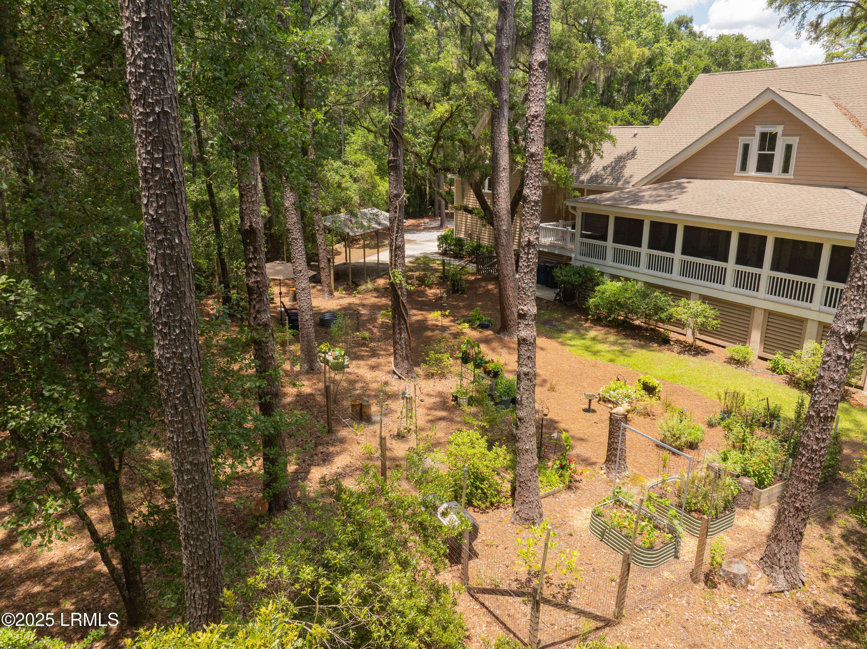 Beaufort, SC 29907,10 Old Barn RD Road