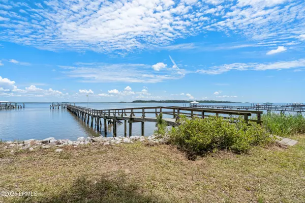 St. Helena Island, SC 29920,749 Eddings Point RD Road