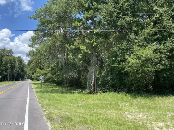 St. Helena Island, SC 29920,1063 Lands End RD Road