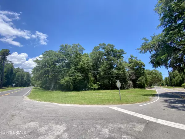 St. Helena Island, SC 29920,1063 Lands End RD Road