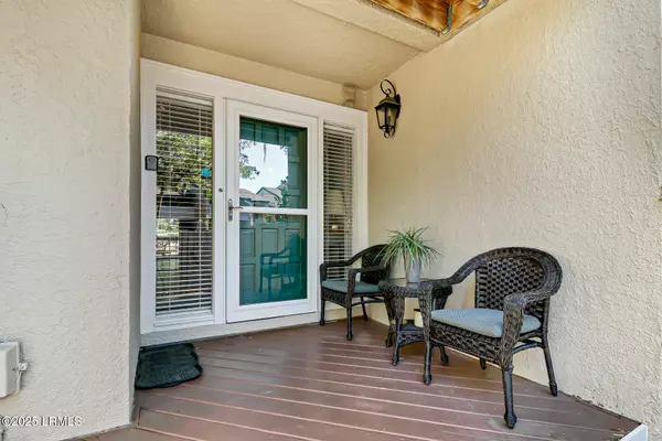 Hilton Head Island, SC 29928,19 Stoney Creek RD Road