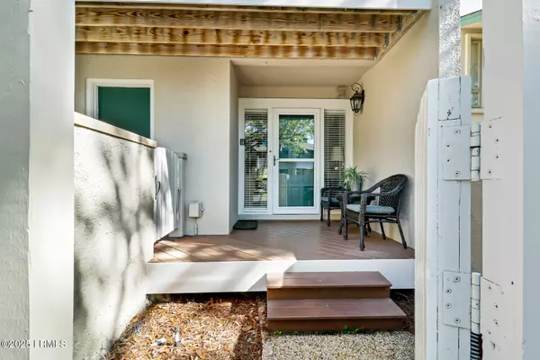 Hilton Head Island, SC 29928,19 Stoney Creek RD Road