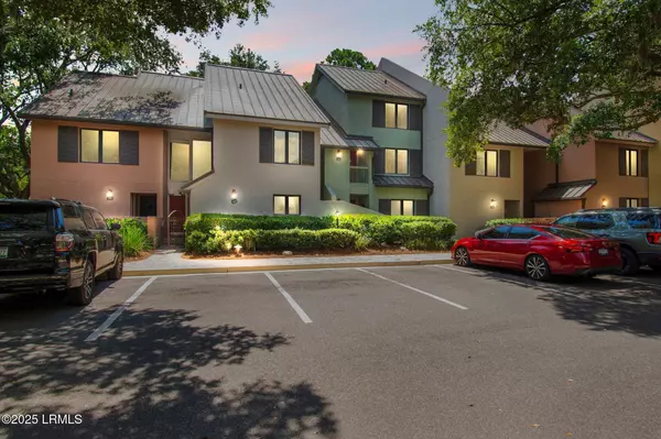 2 Lighthouse LN Lane, Hilton Head Island, SC 29928