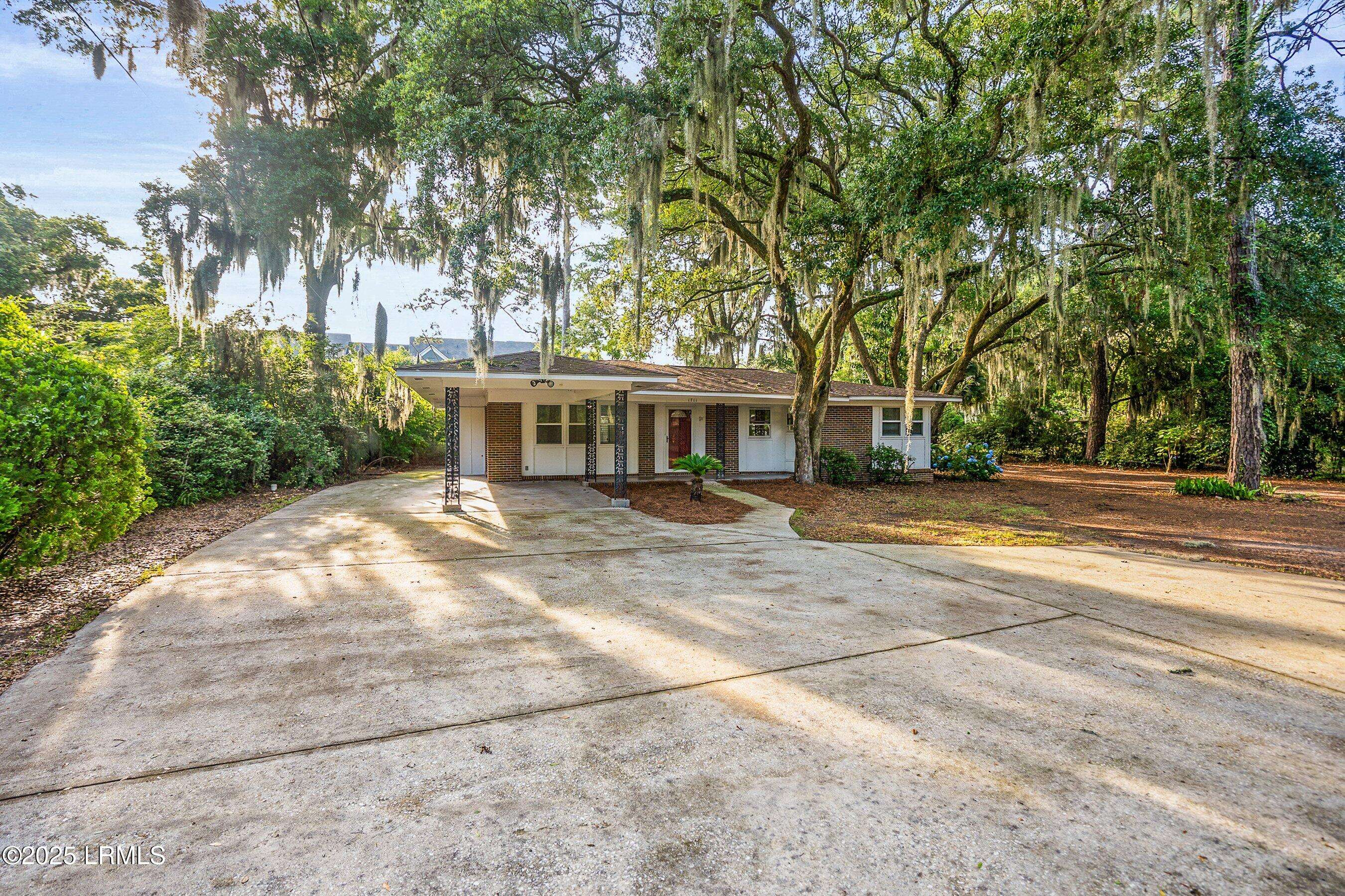 1711 Narcissus LN Lane, Beaufort, SC 29902