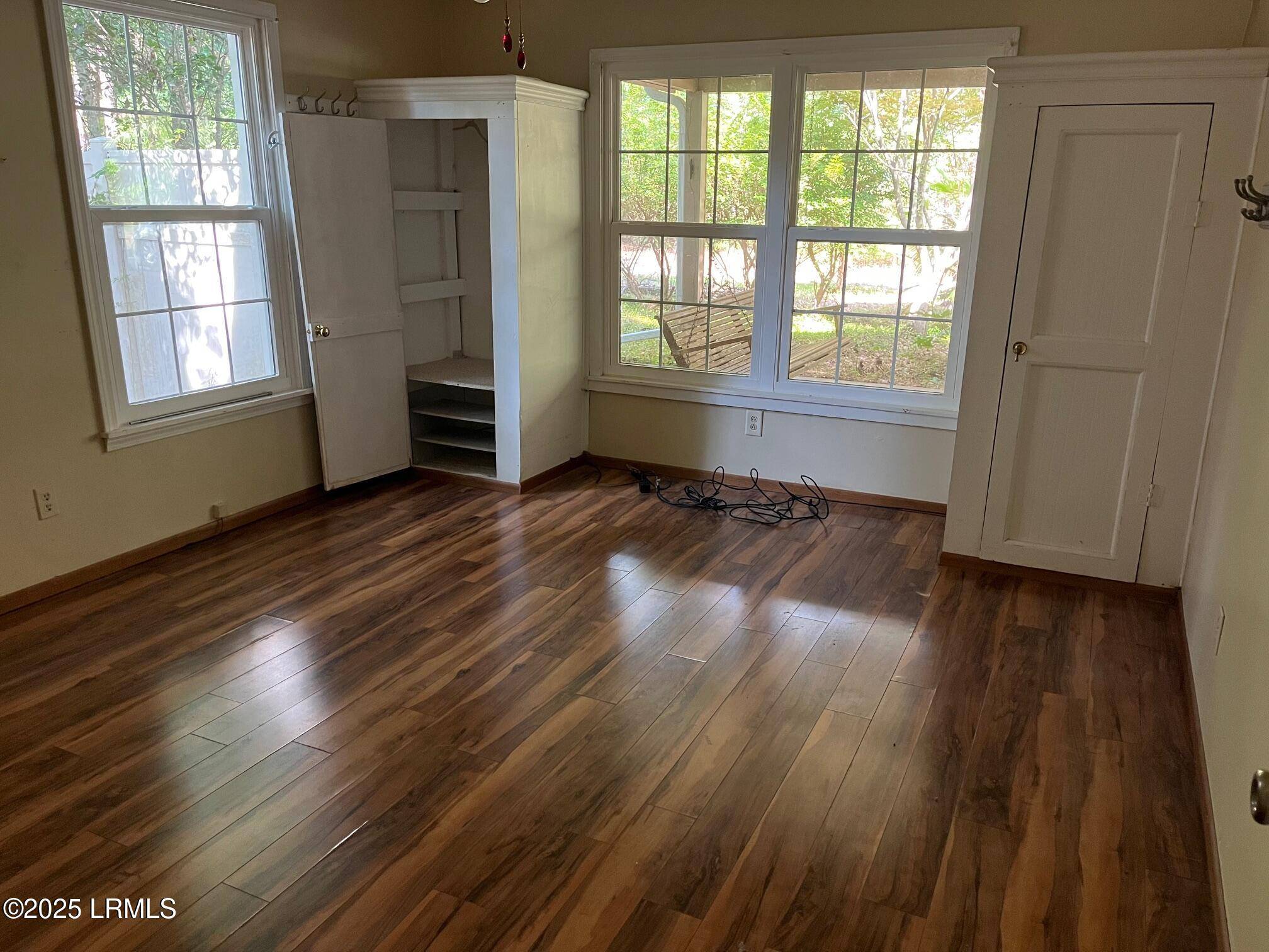 Lady's Island, SC 29907,24 James F. Byrnes