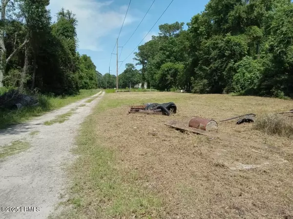 Hilton Head Island, SC 29926,326 Spanish Wells RD Road