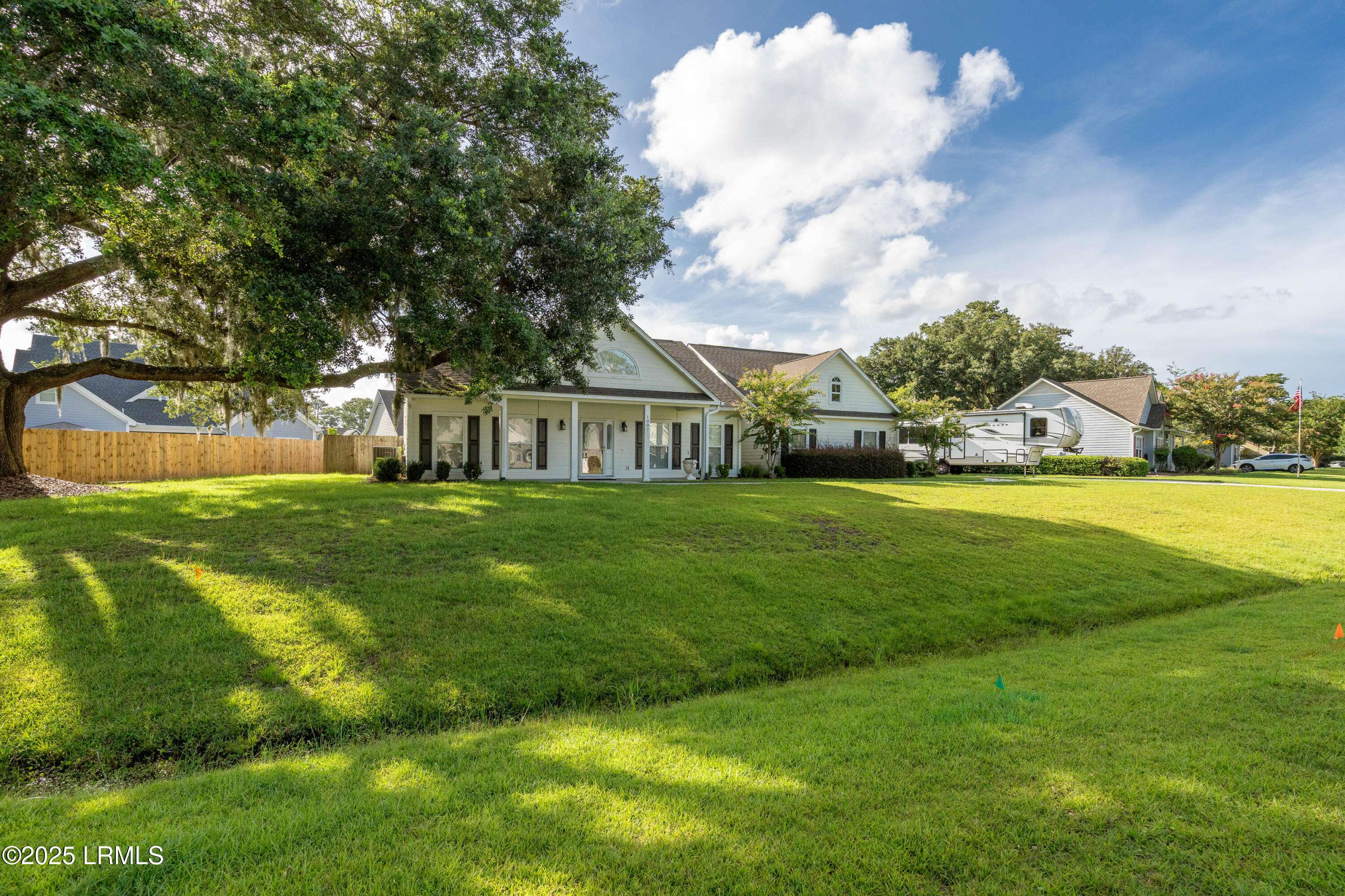 Beaufort, SC 29902,1007 Mustelidae RD Road