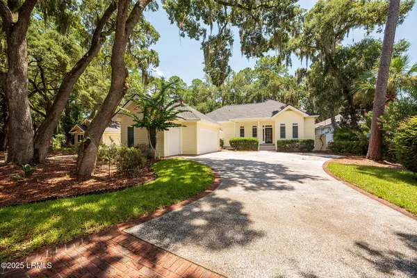 St. Helena Island, SC 29920,1116 Palmetto PT Point