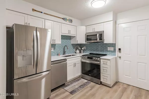 Hilton Head Island, SC 29928,45 Folly Field RD Road