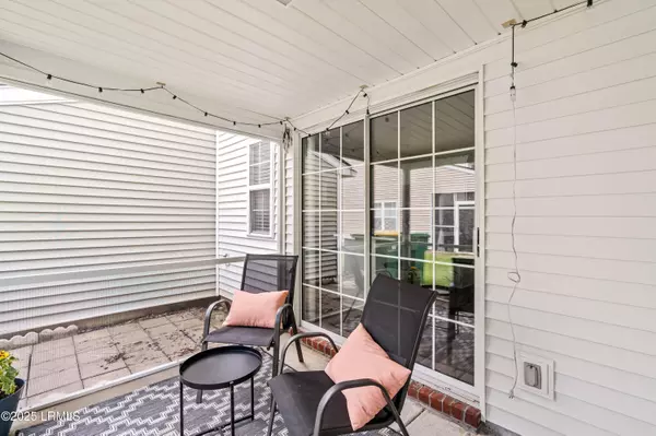 Bluffton, SC 29910,272 West SQ Square