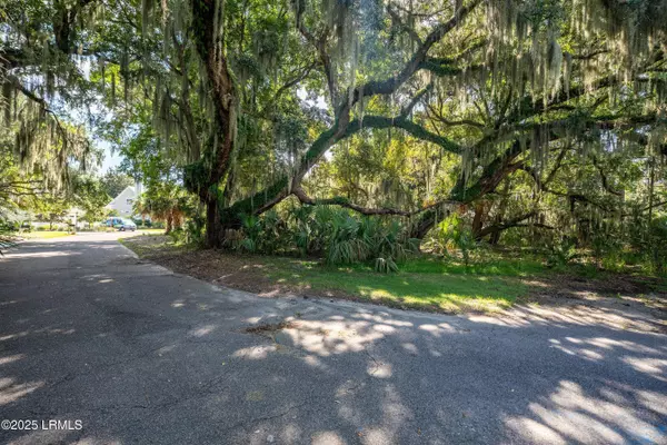 Beaufort, SC 29907,19 Sheridan RD Road
