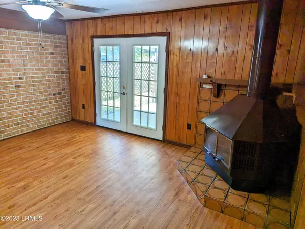 Beaufort, SC 29906,611 Broad River DR Drive