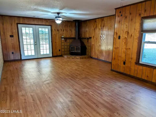 Beaufort, SC 29906,611 Broad River DR Drive