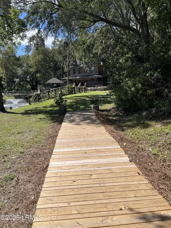 Hilton Head Island, SC 29926,170 Dillon RD Road