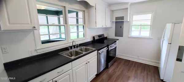 Beaufort, SC 29907,314 Sams Point RD Road