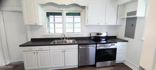 Beaufort, SC 29907,314 Sams Point RD Road