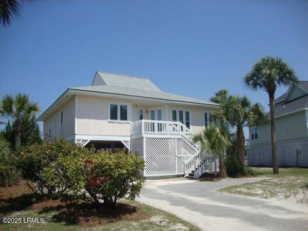 8 Nautical Watch WAY Way, St. Helena Island, SC 29920