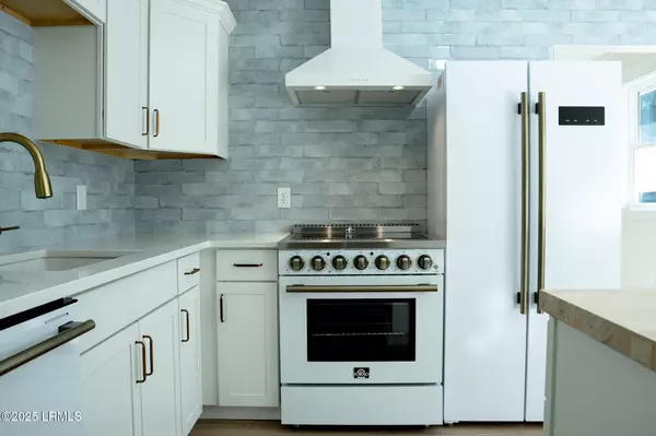 Port Royal, SC 29935,1731 Battery Park DR Drive