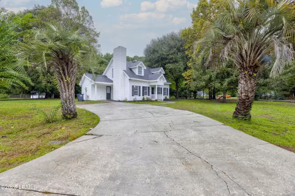 2 Venice CT Court, Beaufort, SC 29907