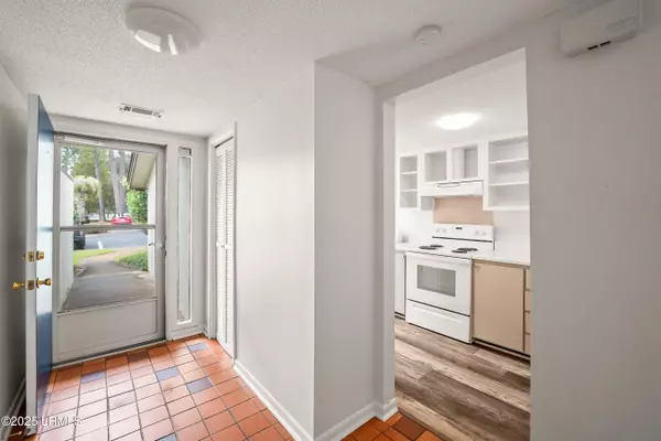 1 Marsh Harbor DR Drive, Lady's Island, SC 29907