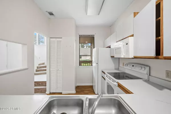 Hilton Head Island, SC 29926,5 Gumtree RD Road