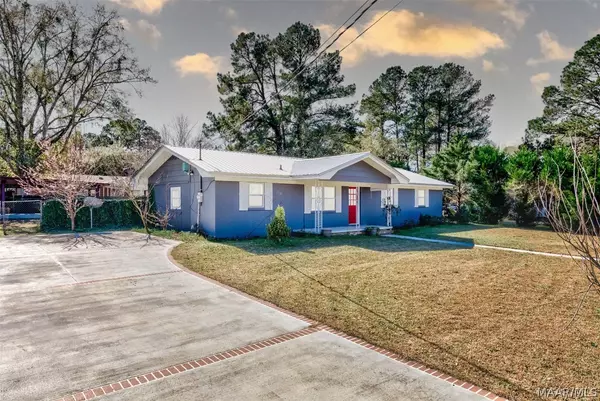304 Frances DR, Hartford, AL 36344
