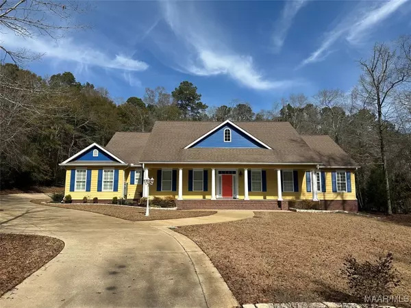 170 PEBBLE CREEK CIR, Ozark, AL 36360