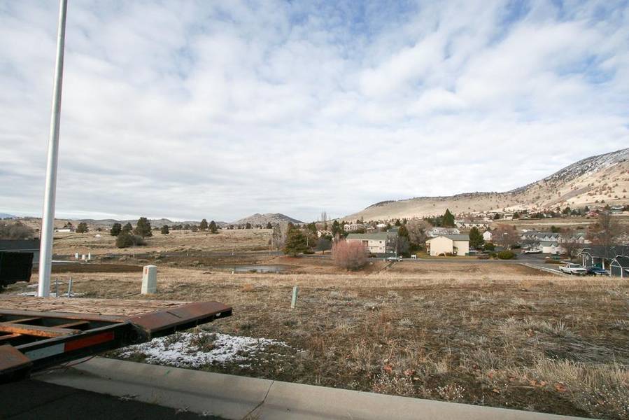 5449 Shalynn DR #Lot 4, Klamath Falls, OR 97603