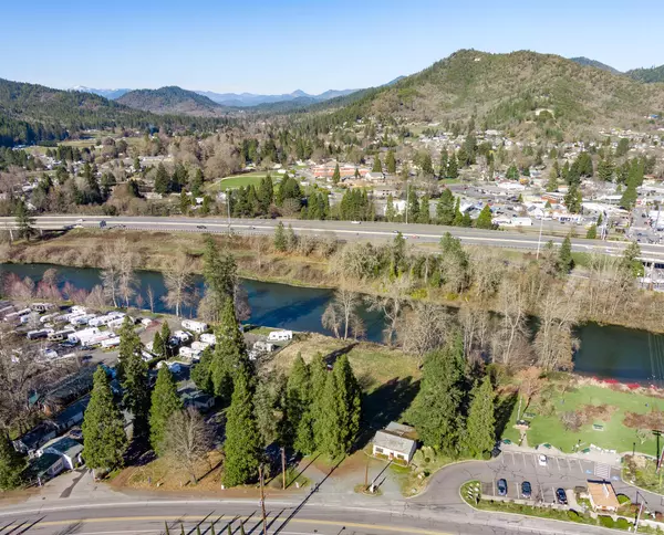 8894 Rogue River HWY, Grants Pass, OR 97527