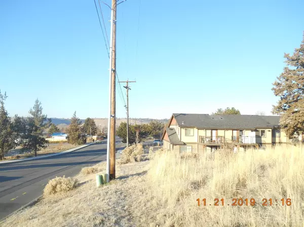 Madras, OR 97741,2203 Oak ST