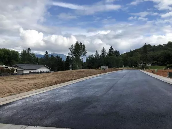 1787 Daffodil LN, Grants Pass, OR 97526