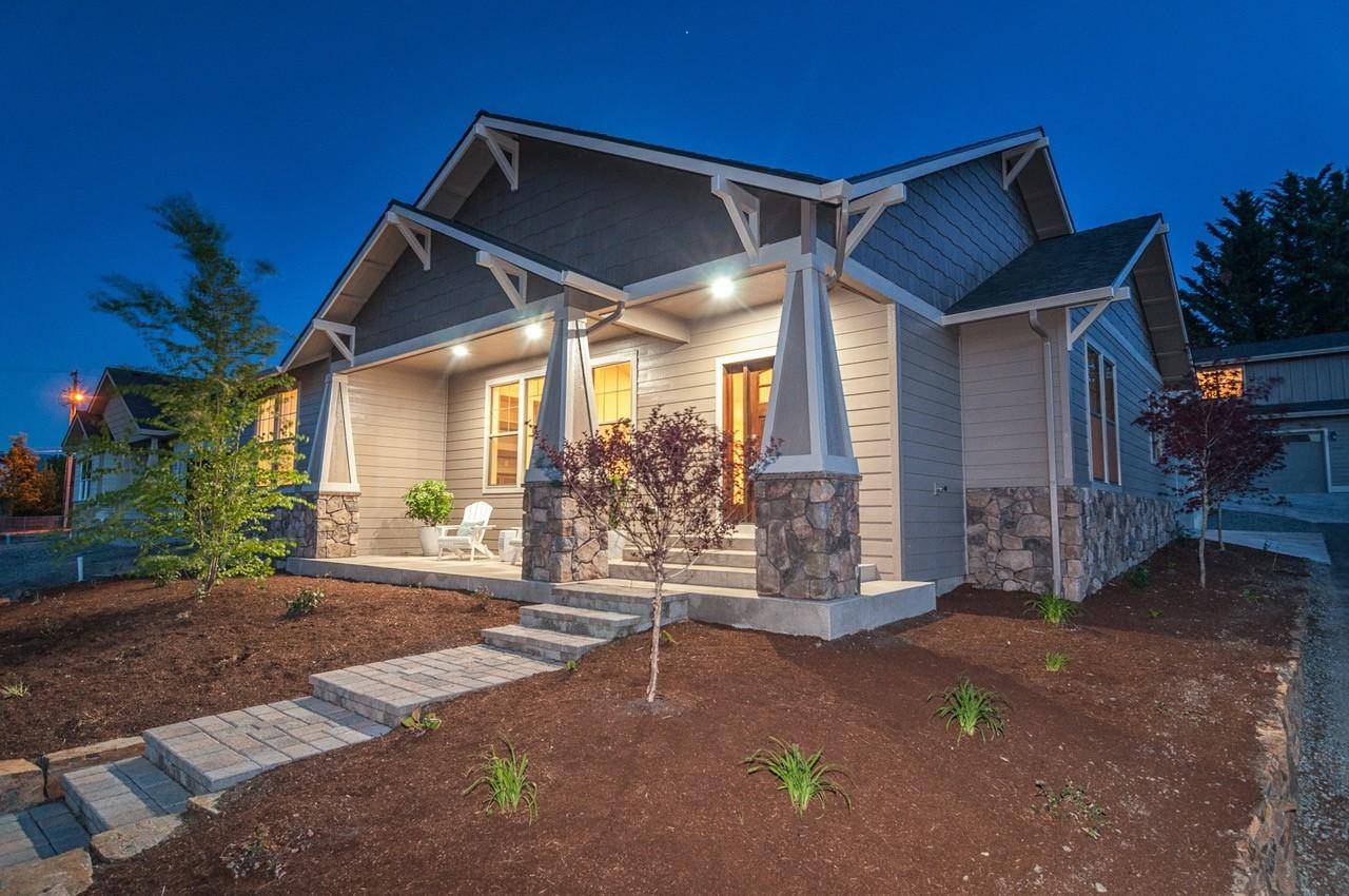 Medford, OR 97504,2583 Newmar LN