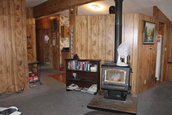 Klamath Falls, OR 97601,14208 Ravenwood DR