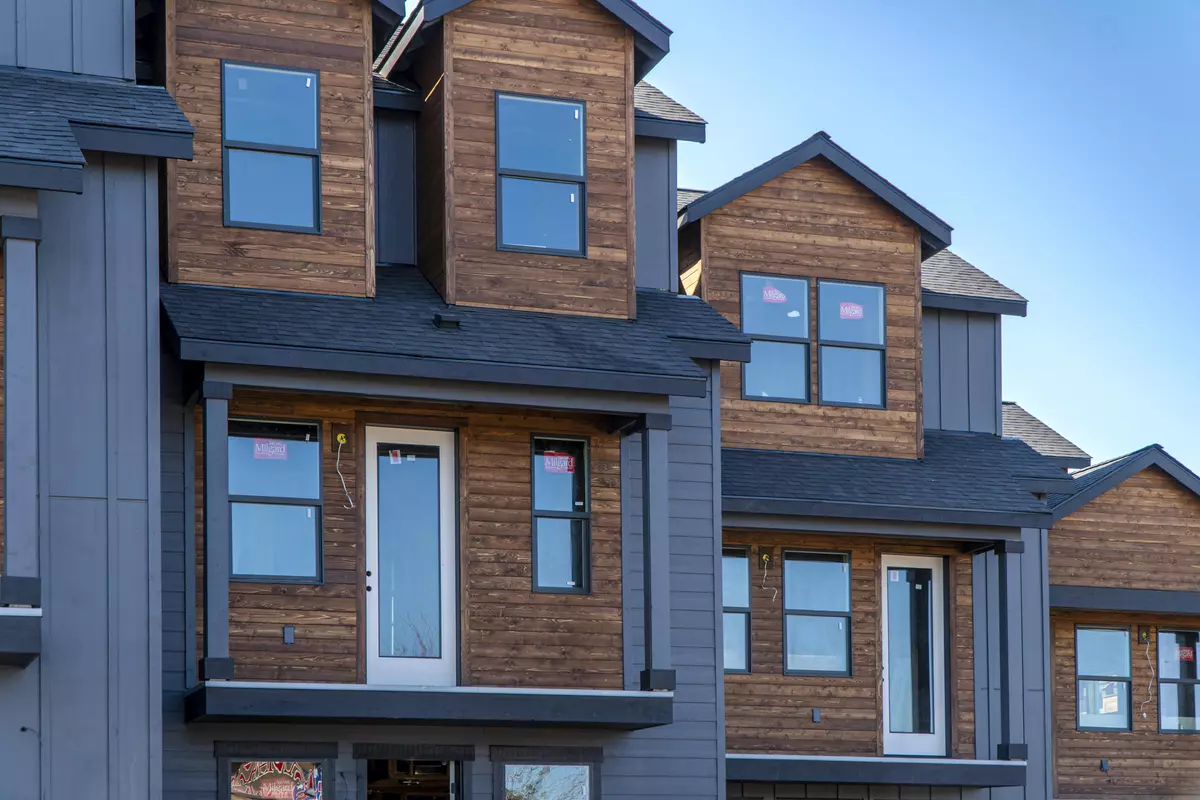 Bend, OR 97701,63082 Sophwith LN