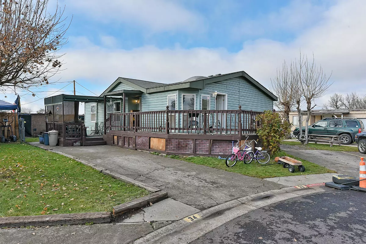 White City, OR 97503,3600 Avenue G #SPC 33