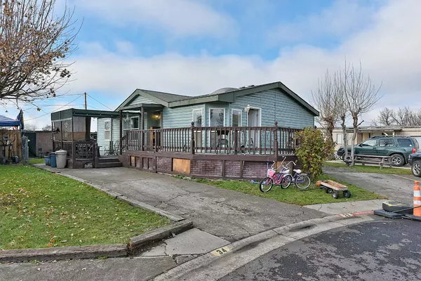 3600 Avenue G #SPC 33, White City, OR 97503