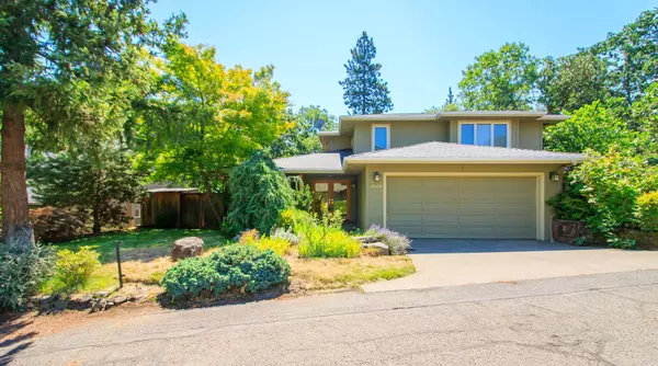 1040 Canyon Park DR, Ashland, OR 97520