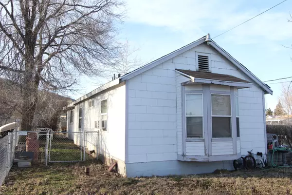 Klamath Falls, OR 97601,2212 Laurel ST