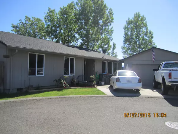 3440 Lazy LN, White City, OR 97503