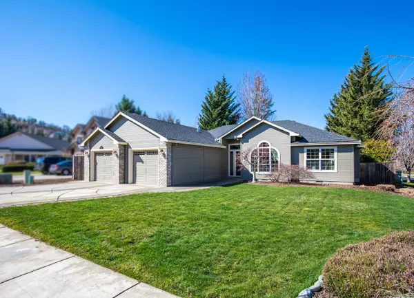 1511 Wildwood CIR, Medford, OR 97504