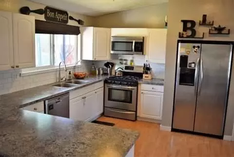 Klamath Falls, OR 97603,4803 Memorie LN