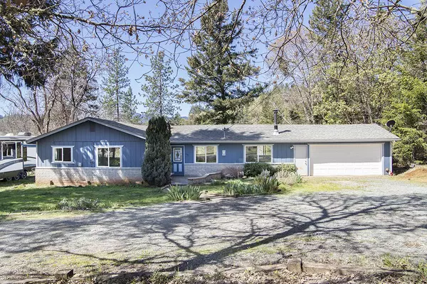 144 Debra LN, Grants Pass, OR 97527