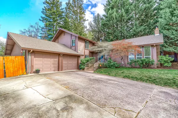 454 Wexford CIR, Medford, OR 97504