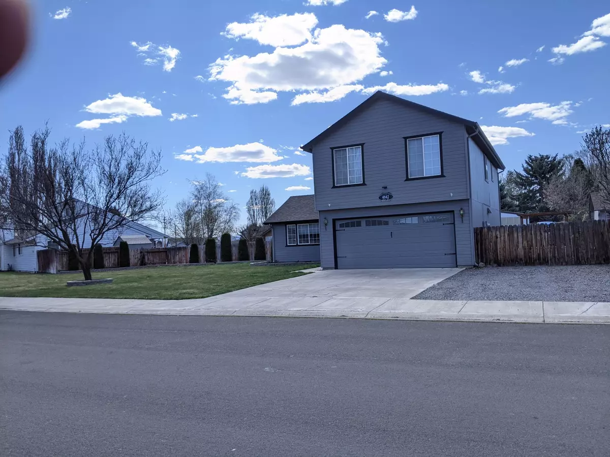 Klamath Falls, OR 97603,4842 Travis WAY