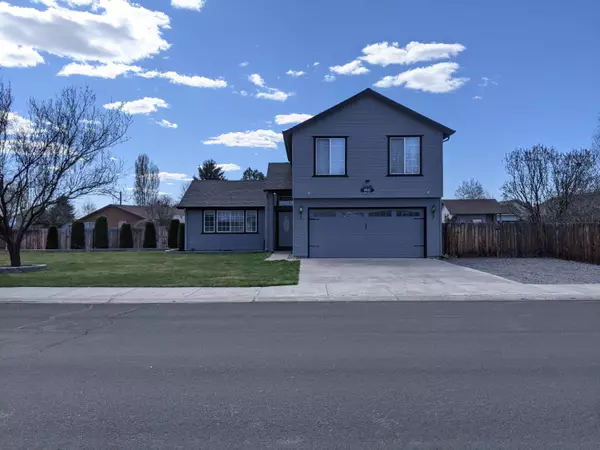 Klamath Falls, OR 97603,4842 Travis WAY