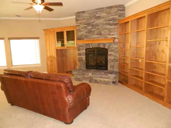 Klamath Falls, OR 97601,4730 Murrelet RD