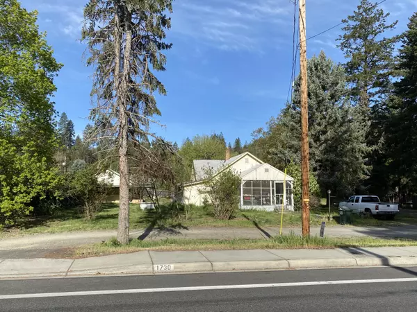 1730 Drury LN, Grants Pass, OR 97527